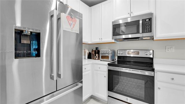 1025 NW 4th Ter, Florida City, FL 33034