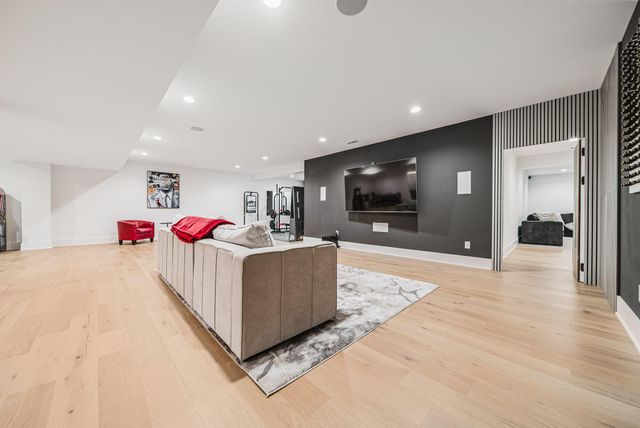 1022 Lale Point, Delaware, OH 43015