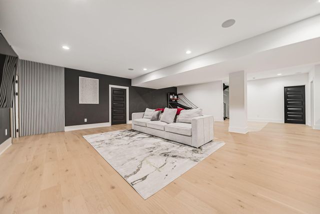 1022 Lale Point, Delaware, OH 43015