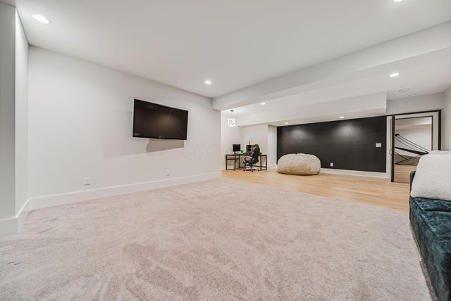 1022 Lale Point, Delaware, OH 43015