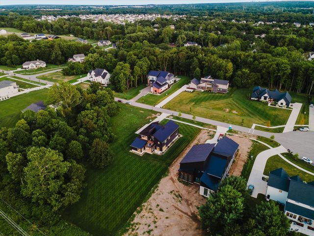 1022 Lale Point, Delaware, OH 43015