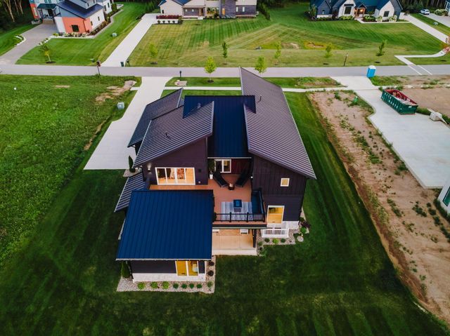 1022 Lale Point, Delaware, OH 43015