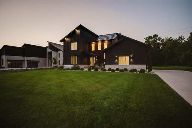 1022 Lale Point, Delaware, OH 43015