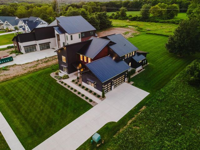1022 Lale Point, Delaware, OH 43015