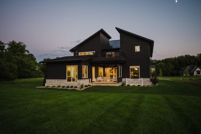 1022 Lale Point, Delaware, OH 43015