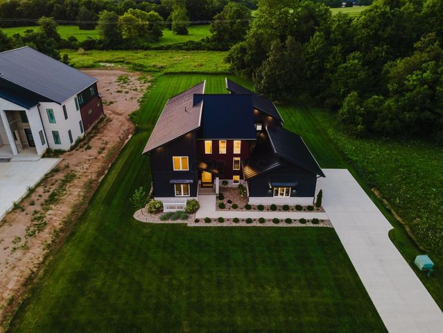 1022 Lale Point, Delaware, OH 43015