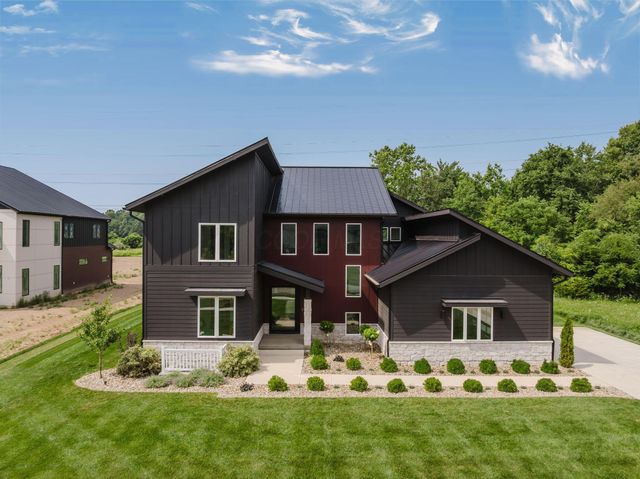 1022 Lale Point, Delaware, OH 43015