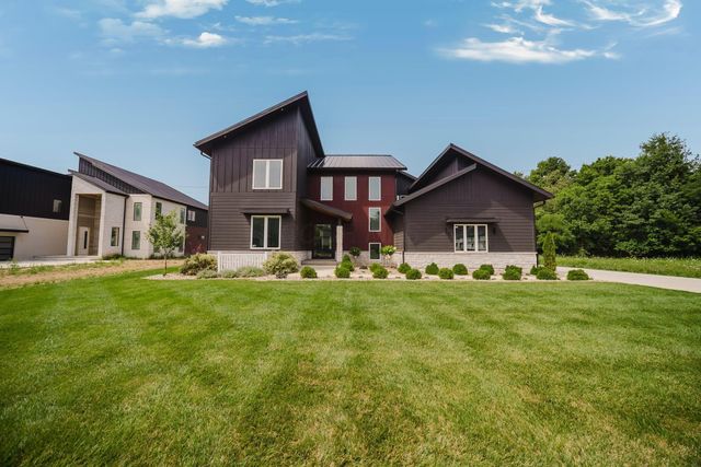 1022 Lale Point, Delaware, OH 43015