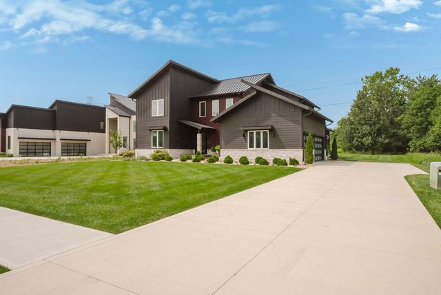 1022 Lale Point, Delaware, OH 43015