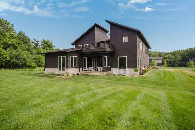 1022 Lale Point, Delaware, OH 43015