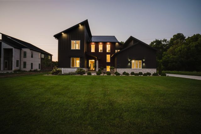 1022 Lale Point, Delaware, OH 43015