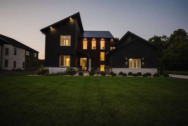 1022 Lale Point, Delaware, OH 43015