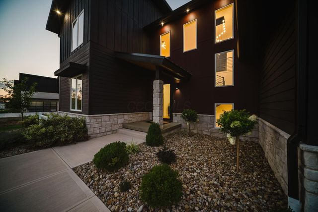 1022 Lale Point, Delaware, OH 43015