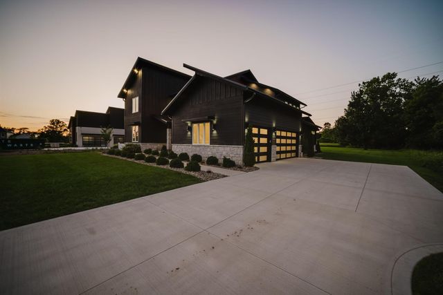 1022 Lale Point, Delaware, OH 43015