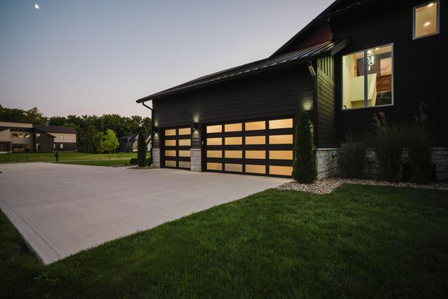 1022 Lale Point, Delaware, OH 43015