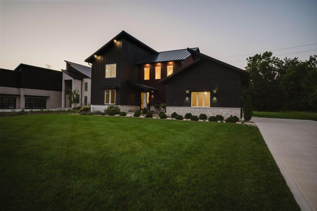 1022 Lale Point, Delaware, OH 43015