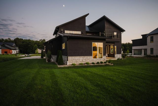 1022 Lale Point, Delaware, OH 43015