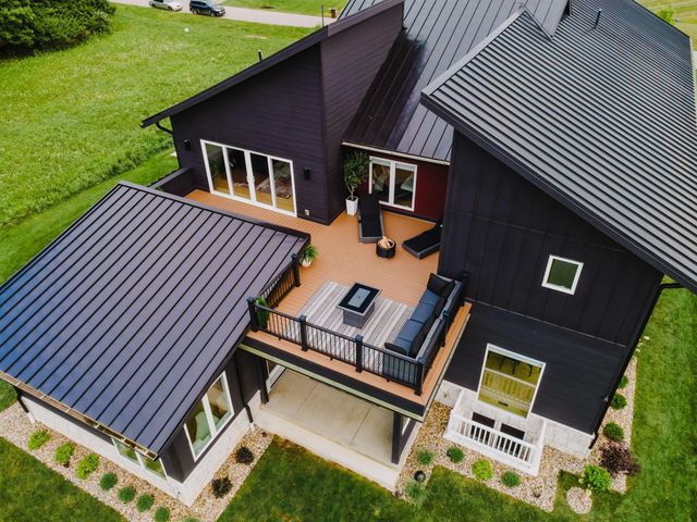 1022 Lale Point, Delaware, OH 43015