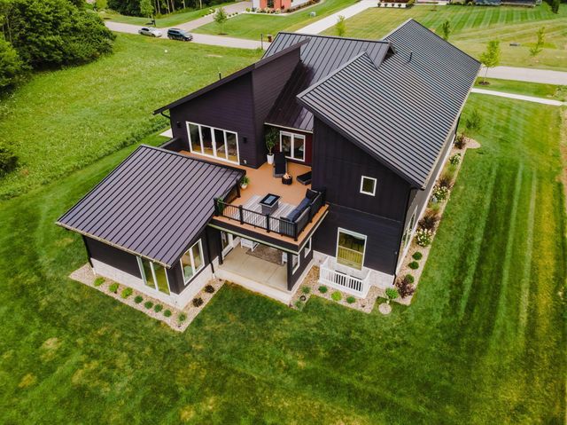1022 Lale Point, Delaware, OH 43015