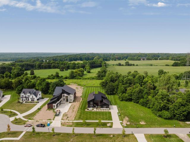 1022 Lale Point, Delaware, OH 43015