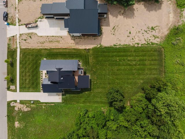 1022 Lale Point, Delaware, OH 43015