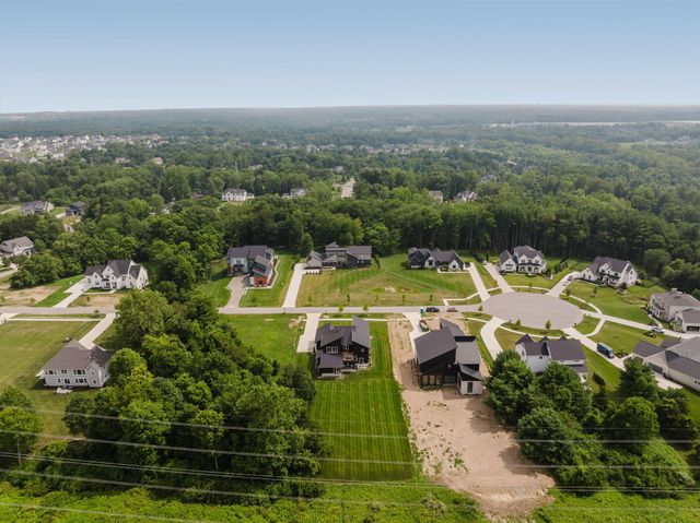 1022 Lale Point, Delaware, OH 43015