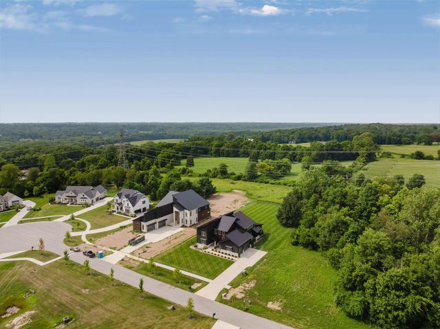 1022 Lale Point, Delaware, OH 43015