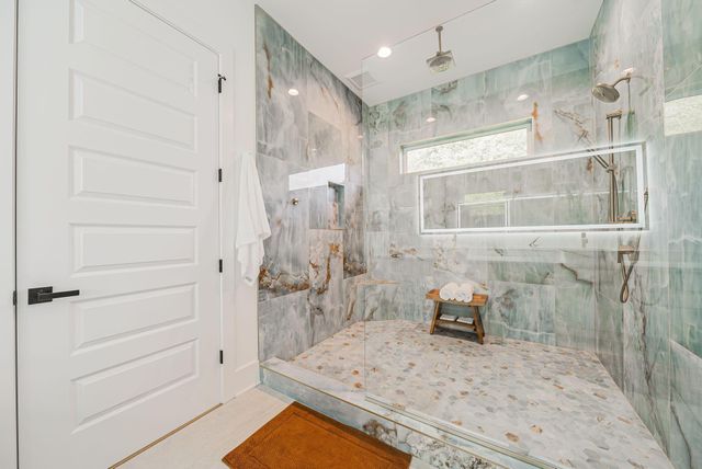 1022 Lale Point, Delaware, OH 43015