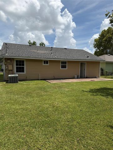 2415 Huntington Drive, Pasadena, TX 77506