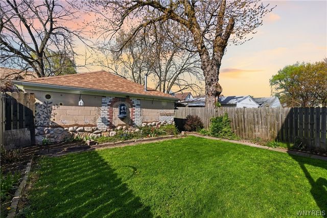 2462 La Salle Avenue, Niagara Falls, NY 14301