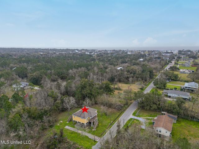 364 Clark Avenue, Pass Christian, MS 39571