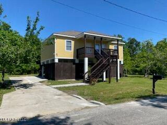 364 Clark Avenue, Pass Christian, MS 39571