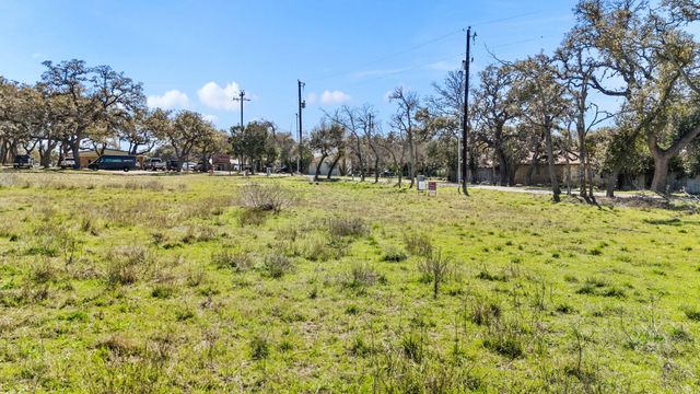 1113 Mesquite ST, Blanco, TX 78606