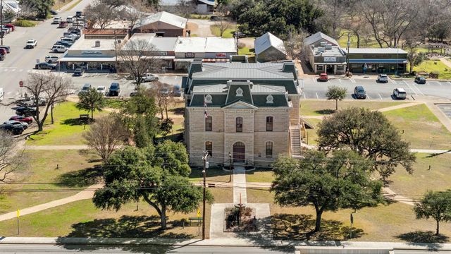 1113 Mesquite ST, Blanco, TX 78606