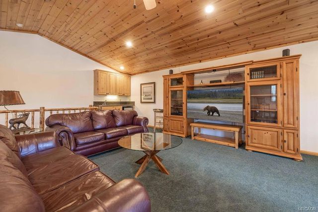379 Fawntrail Place, Big Bear, CA 92315