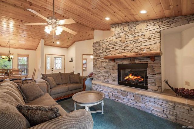 379 Fawntrail Place, Big Bear, CA 92315