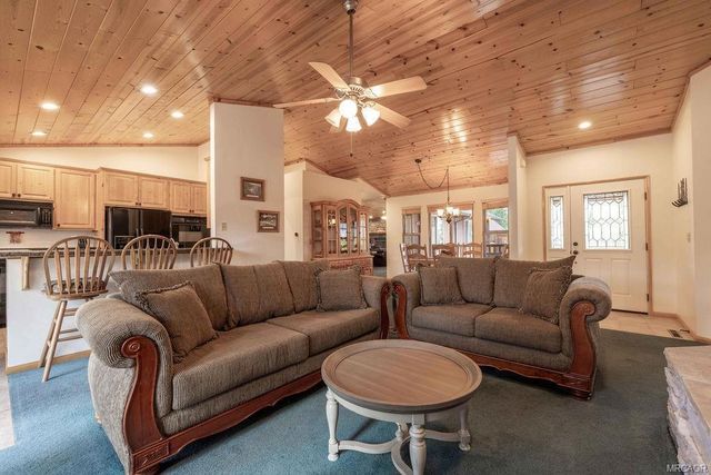 379 Fawntrail Place, Big Bear, CA 92315