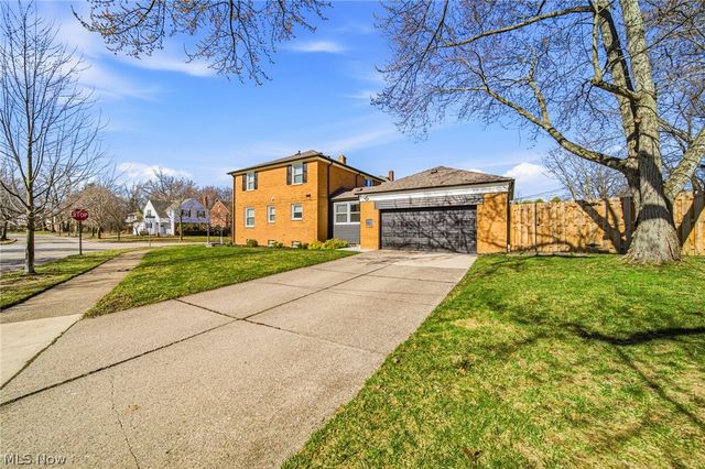 2353 Charney Road, University Heights, OH 44118