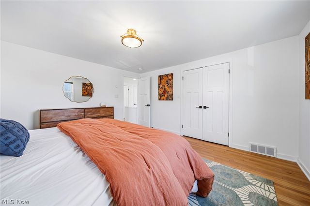 2353 Charney Road, University Heights, OH 44118