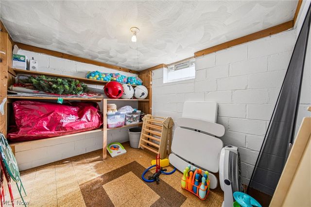 2353 Charney Road, University Heights, OH 44118