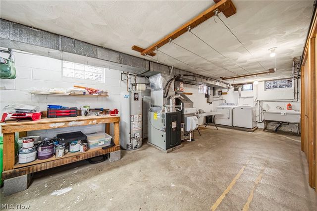 2353 Charney Road, University Heights, OH 44118