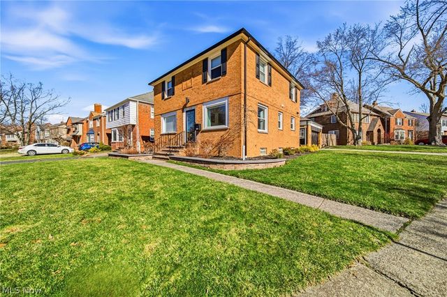 2353 Charney Road, University Heights, OH 44118