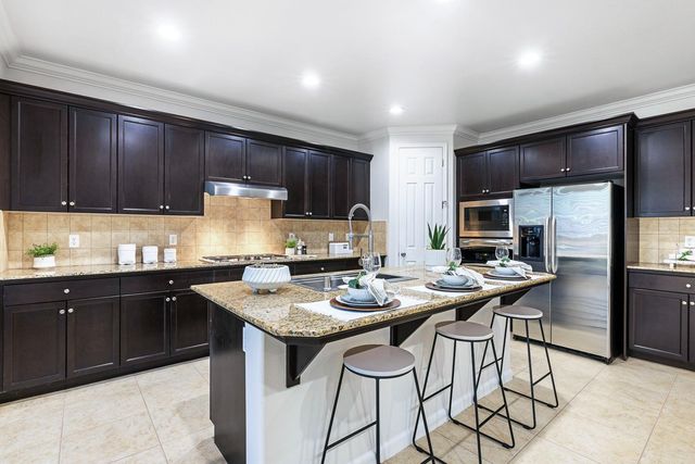 1945 N Emil Avenue, Clovis, CA 93619