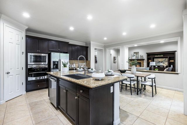 1945 N Emil Avenue, Clovis, CA 93619