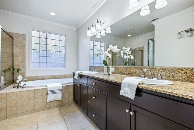 1945 N Emil Avenue, Clovis, CA 93619