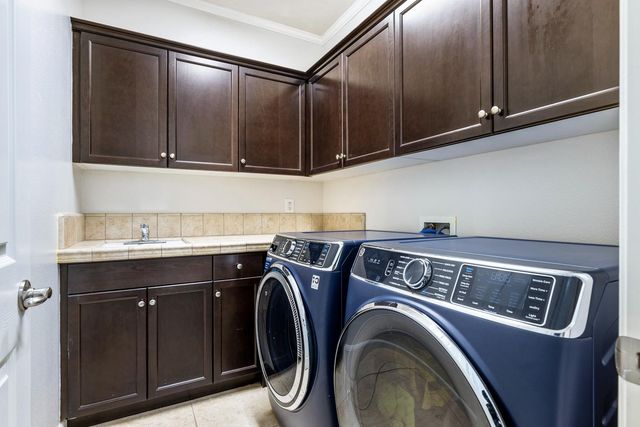 1945 N Emil Avenue, Clovis, CA 93619