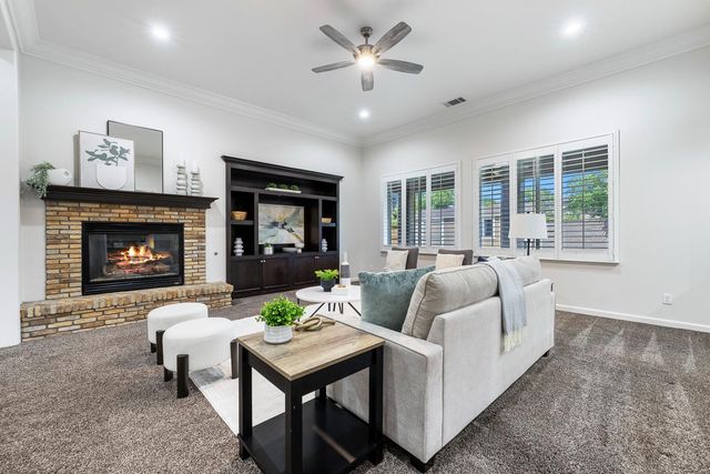 1945 N Emil Avenue, Clovis, CA 93619