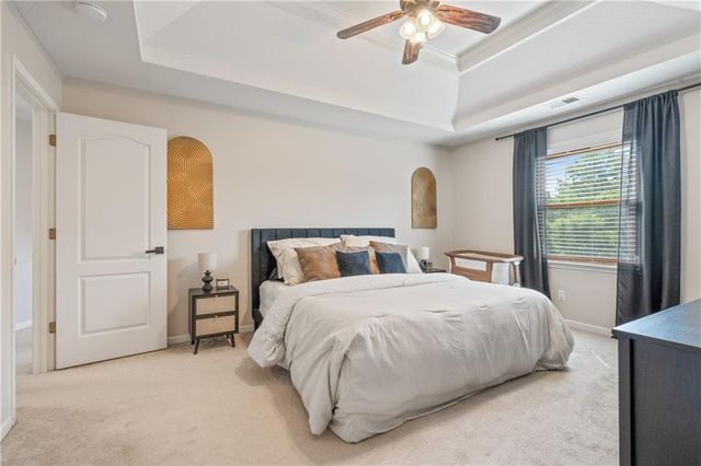 6498 NW Morrell Drive, Parkville, MO 64152