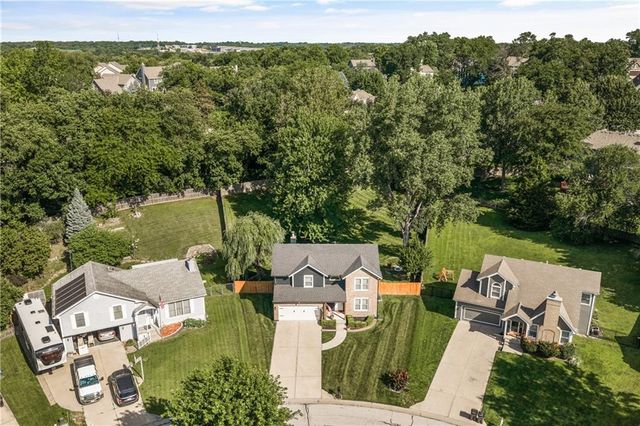 6498 NW Morrell Drive, Parkville, MO 64152