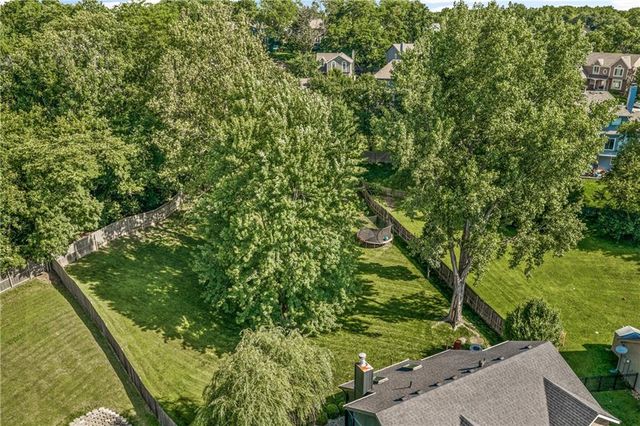 6498 NW Morrell Drive, Parkville, MO 64152